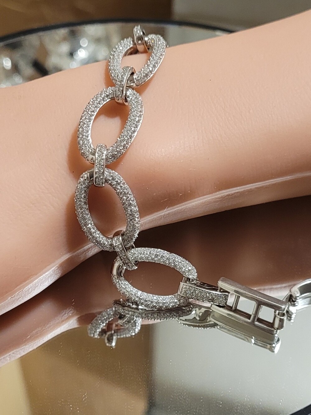 Sterling Silver-Tone Pavé Crystal Circle Link Chain Bracelet Dazzling Sparkle 8